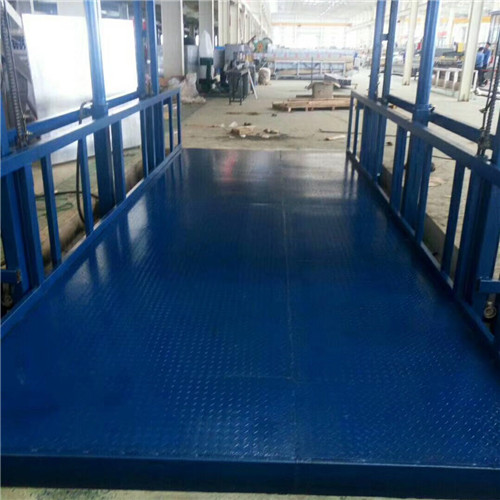 導軌式升降平臺